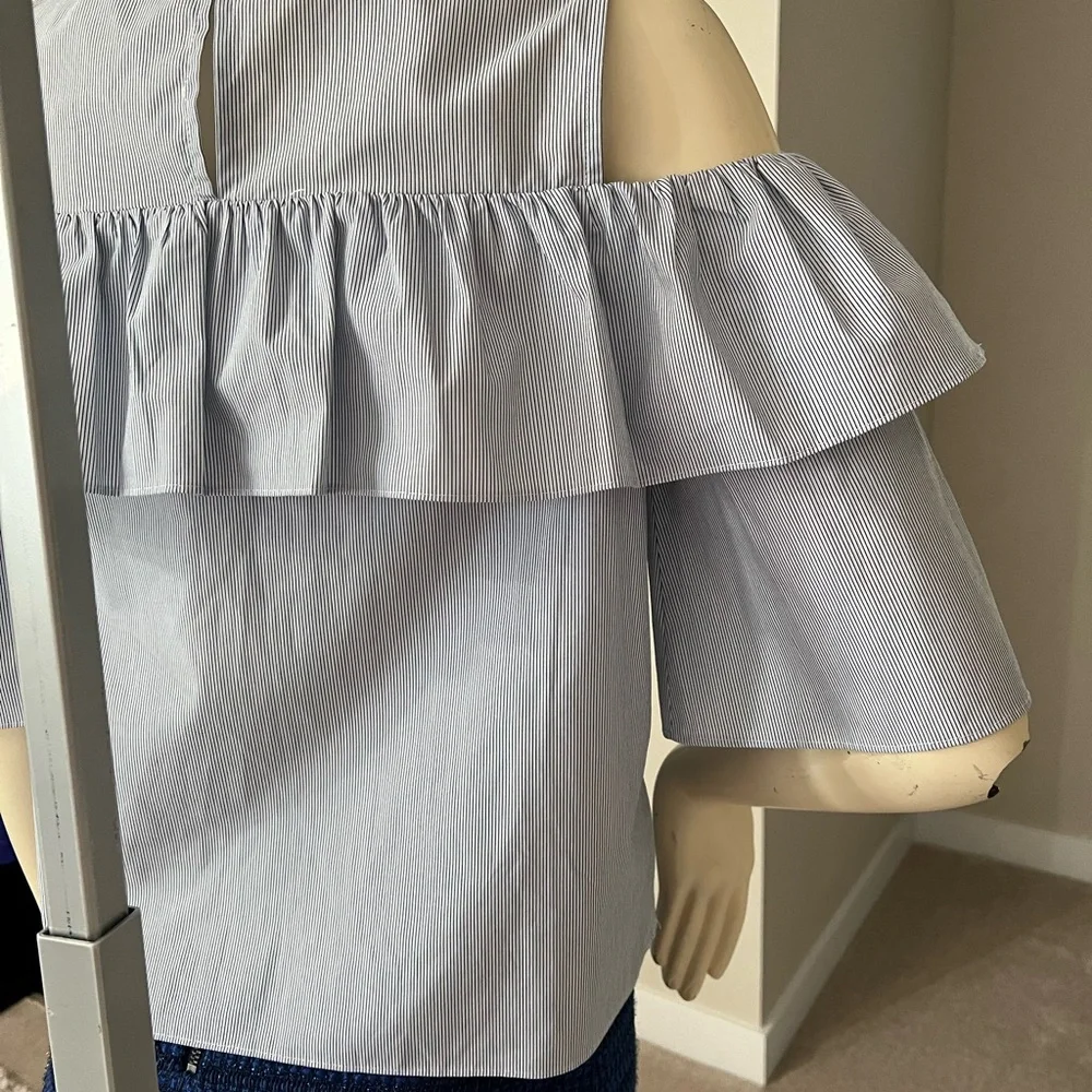 BCBGeneration Ruffled Striped Cold-Shoulder Top - Picture 9 of 10